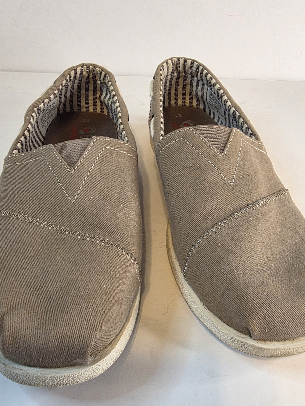 Women's Bobs Sketchers Taupe Slip-On Canvas Flats Size 10